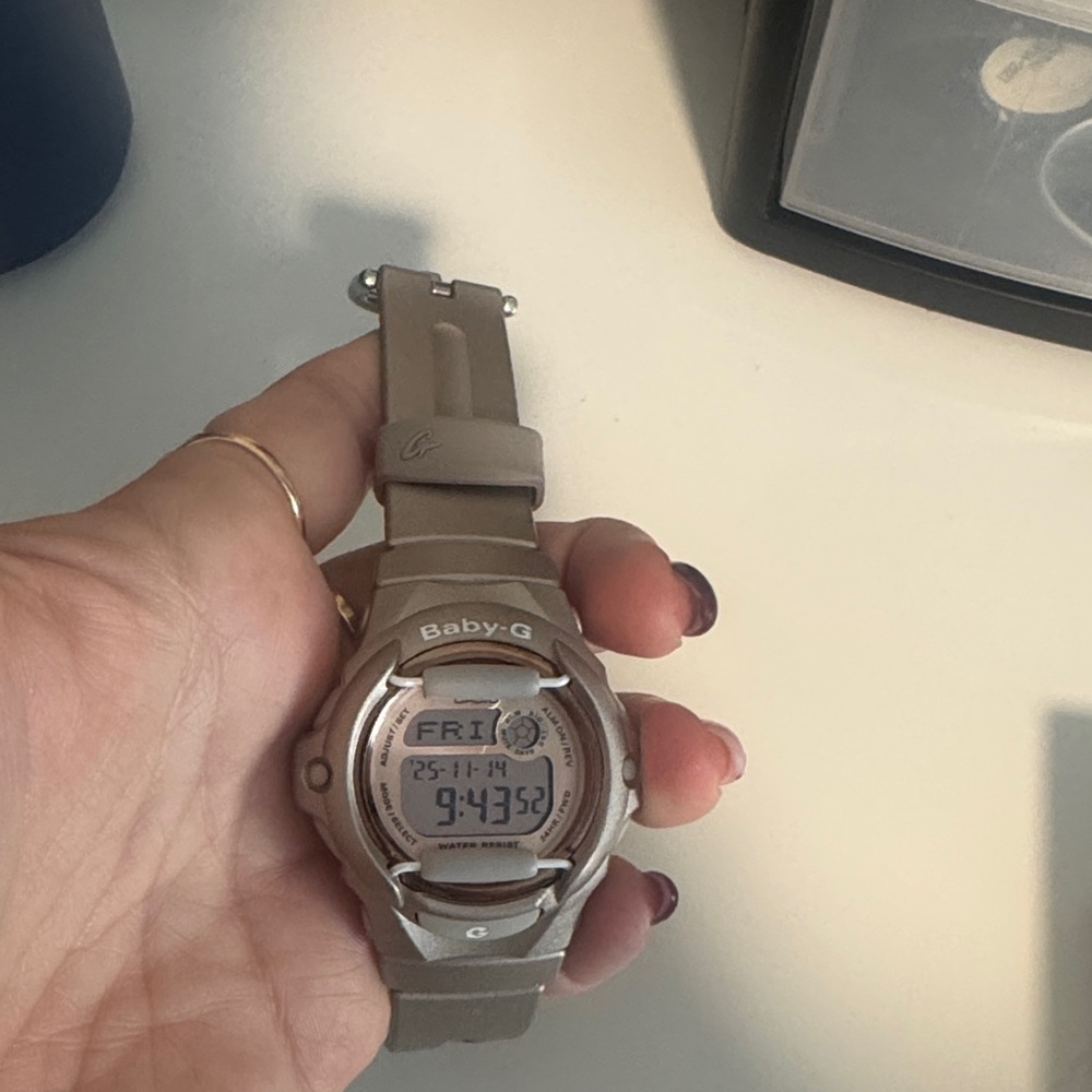 Baby G shock watch - Picture 5 of 5